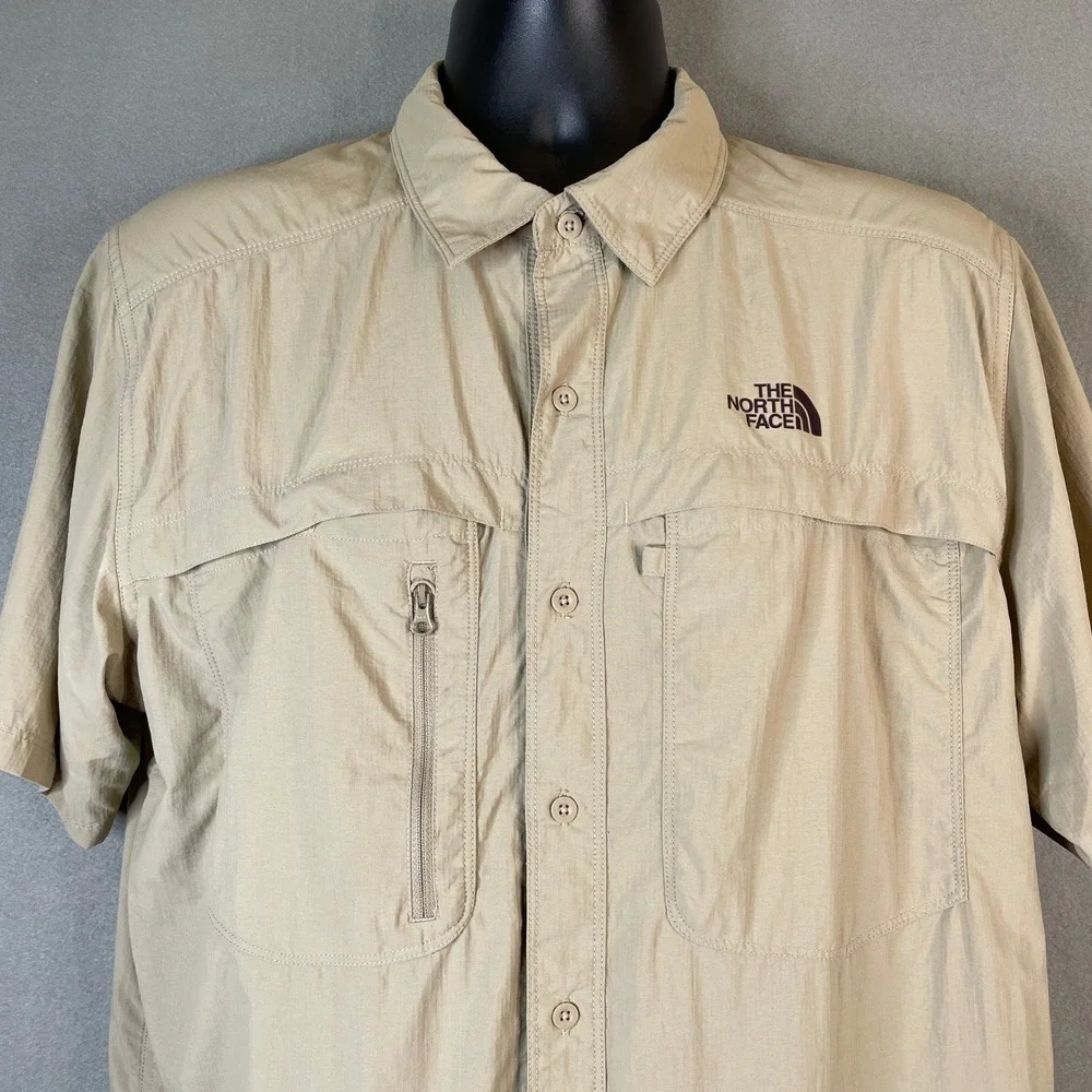 The North Face Men's Large Khaki Tan Ripstop Nylon Short Sleeve Hiking Shirt